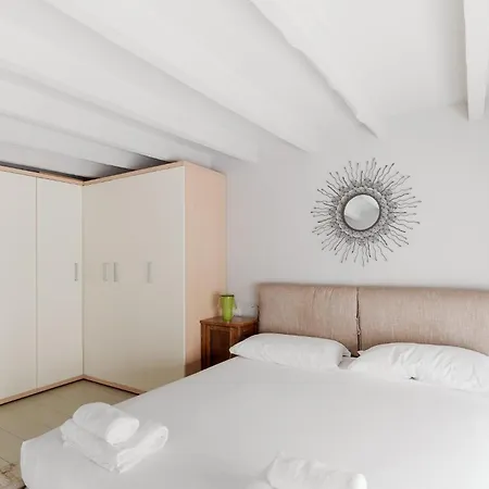 Guesthost - Mm2 Sant'agostino * Milano