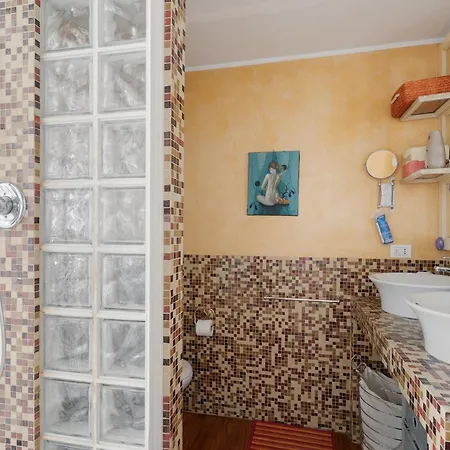 Guesthost - Mm2 Sant'agostino Milano